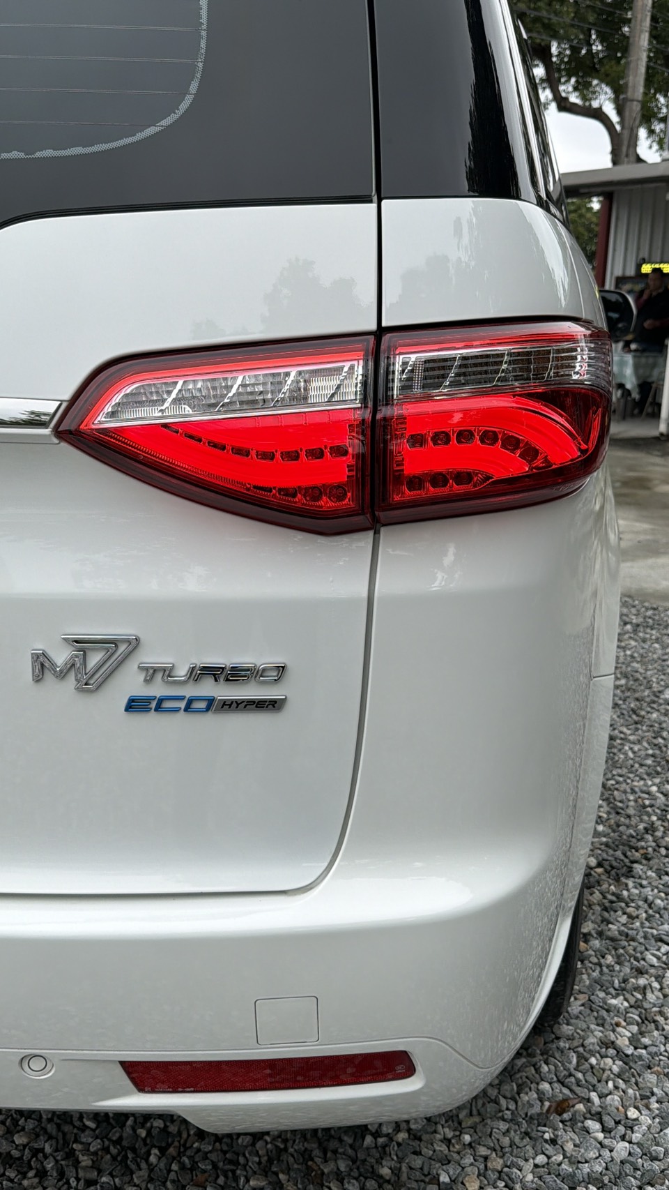 親跑長途開回花蓮 過彎非常穩 有力不費油 !  有第三方認證書!車況透明!非常漂亮~  第13張相片