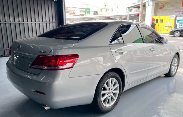 ✅HID氙氣頭燈✅AUX IN✅蜂鳴式倒車輔助系統✅防鎖死煞車系統 ✅方向盤快控鍵✅恆溫空調✅ISOFIX兒童安全椅固定  第4張相片