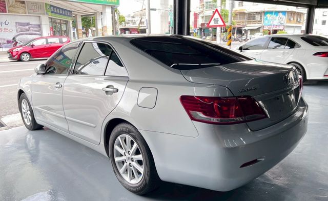 ✅HID氙氣頭燈✅AUX IN✅蜂鳴式倒車輔助系統✅防鎖死煞車系統 ✅方向盤快控鍵✅恆溫空調✅ISOFIX兒童安全椅固定  第6張相片