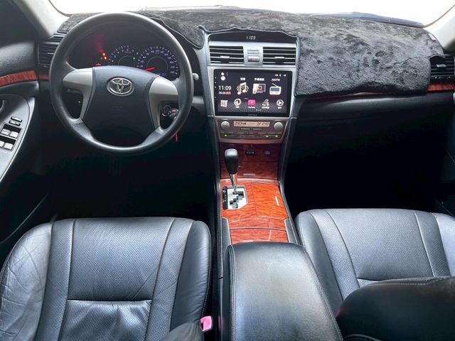 ✅HID氙氣頭燈✅AUX IN✅蜂鳴式倒車輔助系統✅防鎖死煞車系統 ✅方向盤快控鍵✅恆溫空調✅ISOFIX兒童安全椅固定  第8張相片