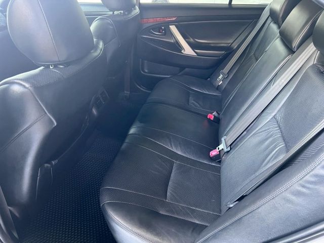 ✅HID氙氣頭燈✅AUX IN✅蜂鳴式倒車輔助系統✅防鎖死煞車系統 ✅方向盤快控鍵✅恆溫空調✅ISOFIX兒童安全椅固定  第10張相片