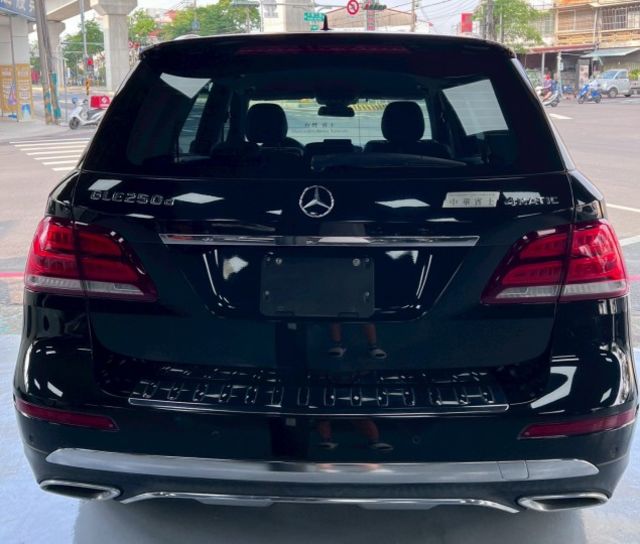 ✅抗UV玻璃✅車頂行李架✅方向盤快控鍵✅換檔撥片✅粉塵過濾器✅ABS放鎖死煞車系統✅煞車力道分配系統✅循跡防滑控制系統  第6張相片
