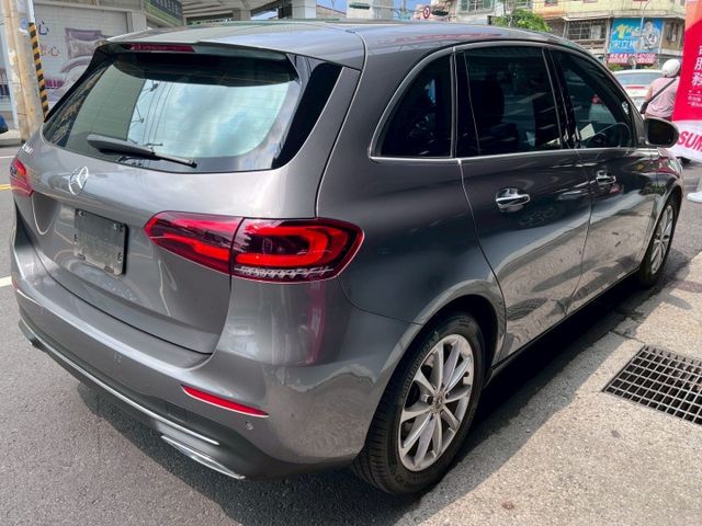 ✅方向盤快控鍵✅換檔撥片✅恆溫空調✅免鑰匙啟動車門鎖✅定速巡航✅自動停車系統✅AEB  第4張相片