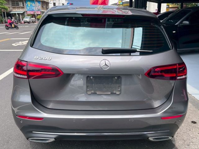 ✅方向盤快控鍵✅換檔撥片✅恆溫空調✅免鑰匙啟動車門鎖✅定速巡航✅自動停車系統✅AEB  第5張相片