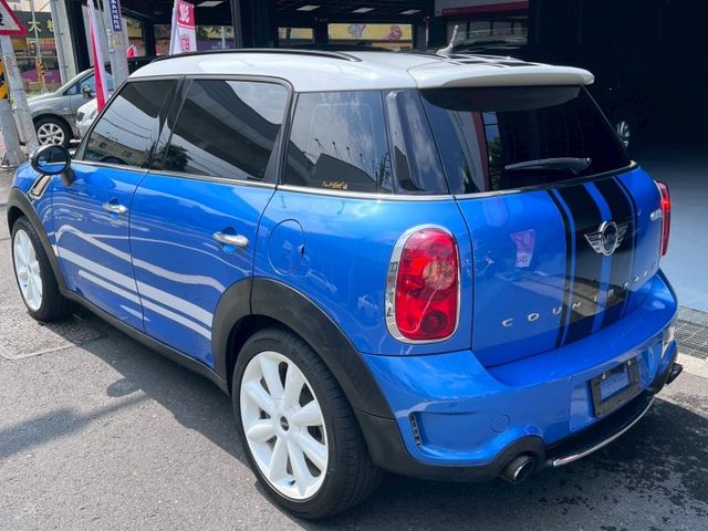 ⭕️HK音響⭕️定速系統⭕️HID頭燈⭕️換檔撥片⭕️倒車雷達⭕️車頂行李架  第4張相片