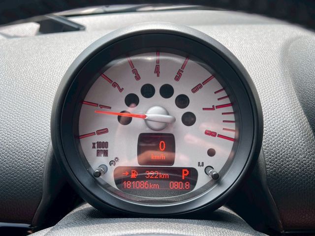 ⭕️HK音響⭕️定速系統⭕️HID頭燈⭕️換檔撥片⭕️倒車雷達⭕️車頂行李架  第13張相片