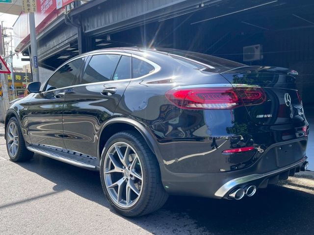 ⭕️全車原漆⭕️4條新胎⭕️360度環景⭕️電動天窗⭕️電尾門⭕️外觀套件AMG 43專屬⭕️氣氛燈⭕️跑車座椅/方向盤  第7張相片