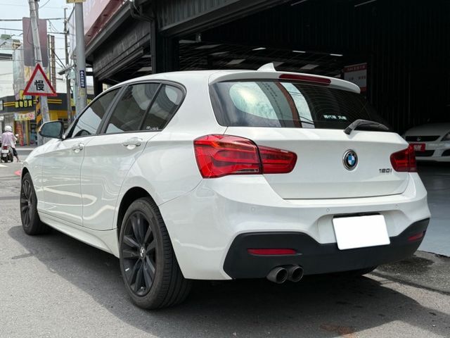 ⭕️原鈑件⭕️前保桿M套件⭕️雙前座跑車座椅⭕️電動椅⭕️怠速熄火⭕️迎賓燈⭕️氣氛燈⭕️換檔撥片⭕️新行車紀錄器  第7張相片