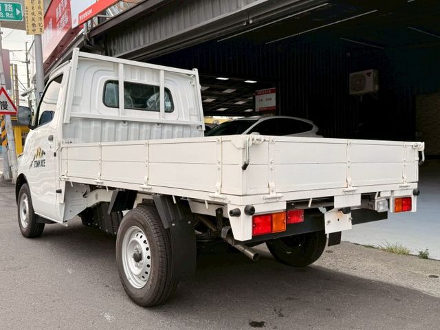 ⭕️原鈑件⭕️原漆⭕️僅跑16公里⭕️跟新車只有價差⭕️原廠保固至2028年6月⭕️新行車紀錄器  第6張相片