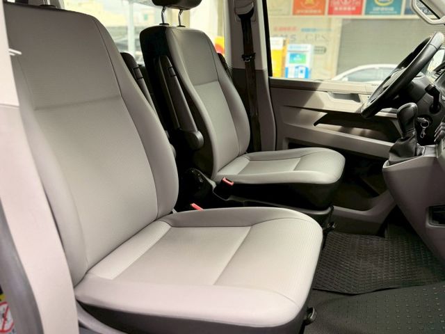 ⭕️豪華九人座⭕️Apple CarPlay⭕️多功能方向盤⭕️光感應頭燈⭕️電動後視鏡⭕️定速  第12張相片