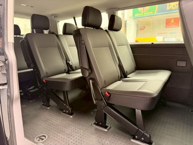 ⭕️豪華九人座⭕️Apple CarPlay⭕️多功能方向盤⭕️光感應頭燈⭕️電動後視鏡⭕️定速  第13張相片