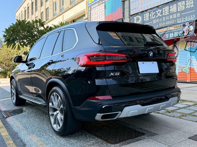 ⭕️原鈑件⭕️5AU⭕️B58機皇引擎⭕️360環景⭕️全景天窗⭕️電動椅/尾門⭕️盲點⭕️定速⭕️HUD抬頭顯示幕  第7張相片