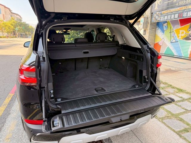 ⭕️原鈑件⭕️5AU⭕️B58機皇引擎⭕️360環景⭕️全景天窗⭕️電動椅/尾門⭕️盲點⭕️定速⭕️HUD抬頭顯示幕  第8張相片