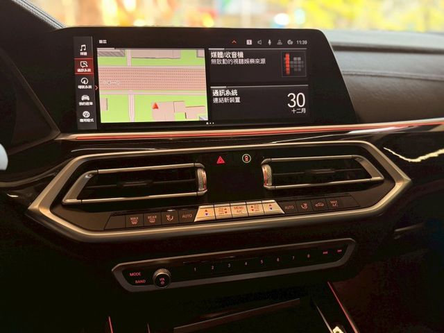 ⭕️原鈑件⭕️5AU⭕️B58機皇引擎⭕️360環景⭕️全景天窗⭕️電動椅/尾門⭕️盲點⭕️定速⭕️HUD抬頭顯示幕  第17張相片