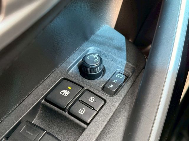 ⭕️原鈑件⭕️CarPlay⭕️LED感應頭燈⭕️多功能方向盤⭕️ACC跟車⭕️遠近光自動切換⭕️車道偏離  第13張相片