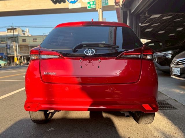 ⭕️豪華版⭕️全台跑最少⭕️IKey⭕️多功能方向盤⭕️感應頭燈⭕️電動後視鏡⭕️後視鏡方向燈⭕️認證漂亮車  第5張相片