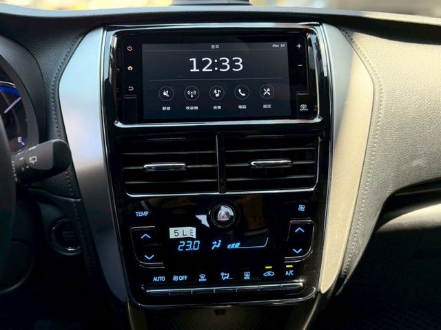 ⭕️豪華版⭕️全台跑最少⭕️IKey⭕️多功能方向盤⭕️感應頭燈⭕️電動後視鏡⭕️後視鏡方向燈⭕️認證漂亮車  第13張相片