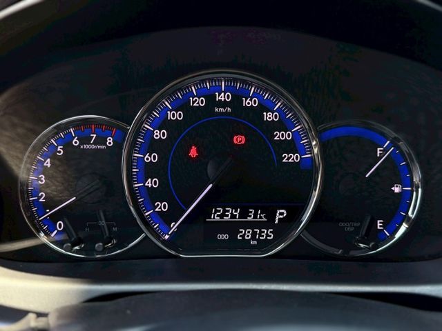 ⭕️豪華版⭕️全台跑最少⭕️IKey⭕️多功能方向盤⭕️感應頭燈⭕️電動後視鏡⭕️後視鏡方向燈⭕️認證漂亮車  第14張相片