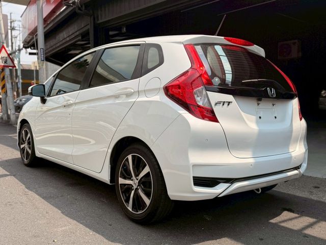 ⭕️原鈑件⭕️S版⭕️IKey⭕️LED感應頭燈⭕️多功能方向盤⭕️原廠導航⭕️側面安全氣囊⭕️駕駛模式選擇⭕️皮椅  第6張相片