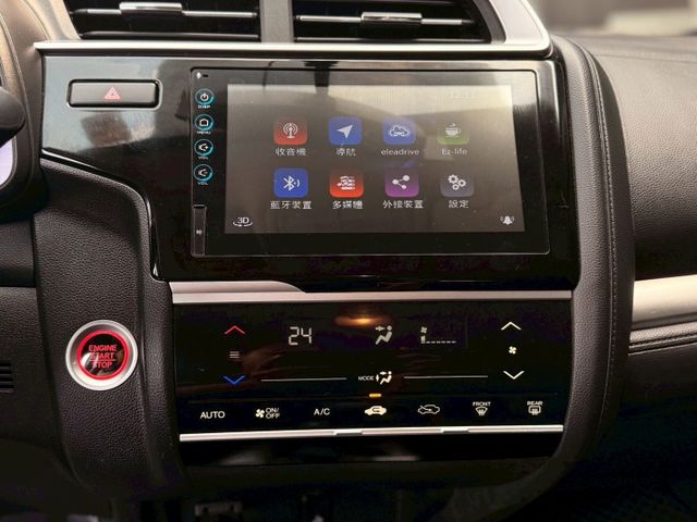 ⭕️原鈑件⭕️S版⭕️IKey⭕️LED感應頭燈⭕️多功能方向盤⭕️原廠導航⭕️側面安全氣囊⭕️駕駛模式選擇⭕️皮椅  第12張相片