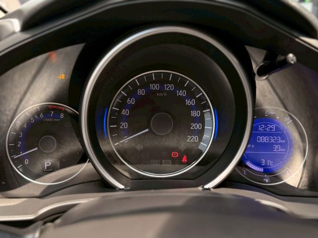 ⭕️原鈑件⭕️S版⭕️IKey⭕️LED感應頭燈⭕️多功能方向盤⭕️原廠導航⭕️側面安全氣囊⭕️駕駛模式選擇⭕️皮椅  第13張相片