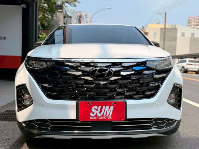 ⭕️雙側電動門⭕️雙前座電動座椅⭕️電尾門⭕️360環景⭕️盲點⭕️氣氛燈⭕️手機無線充電⭕️CarPlay⭕️數位儀錶  第2張相片