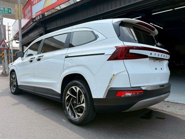 ⭕️雙側電動門⭕️雙前座電動座椅⭕️電尾門⭕️360環景⭕️盲點⭕️氣氛燈⭕️手機無線充電⭕️CarPlay⭕️數位儀錶  第6張相片