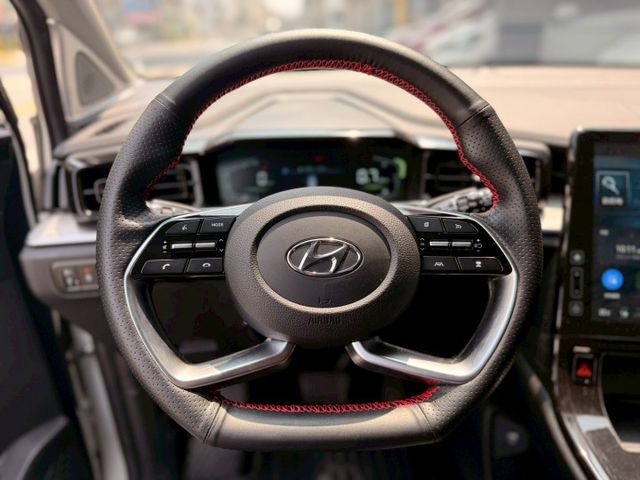 ⭕️雙側電動門⭕️雙前座電動座椅⭕️電尾門⭕️360環景⭕️盲點⭕️氣氛燈⭕️手機無線充電⭕️CarPlay⭕️數位儀錶  第8張相片