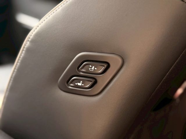 ⭕️雙側電動門⭕️雙前座電動座椅⭕️電尾門⭕️360環景⭕️盲點⭕️氣氛燈⭕️手機無線充電⭕️CarPlay⭕️數位儀錶  第12張相片