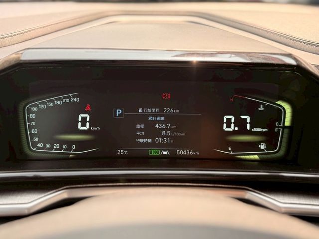 ⭕️雙側電動門⭕️雙前座電動座椅⭕️電尾門⭕️360環景⭕️盲點⭕️氣氛燈⭕️手機無線充電⭕️CarPlay⭕️數位儀錶  第20張相片