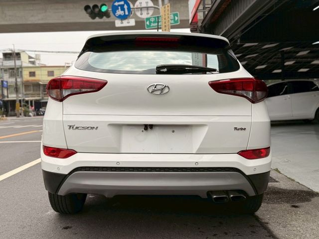 ⭕️尊貴版⭕️環景⭕️盲點⭕️電動天窗⭕️電動椅⭕️IKey⭕️LED感應頭燈⭕️CarPlay⭕️定速⭕️電動後視鏡  第4張相片