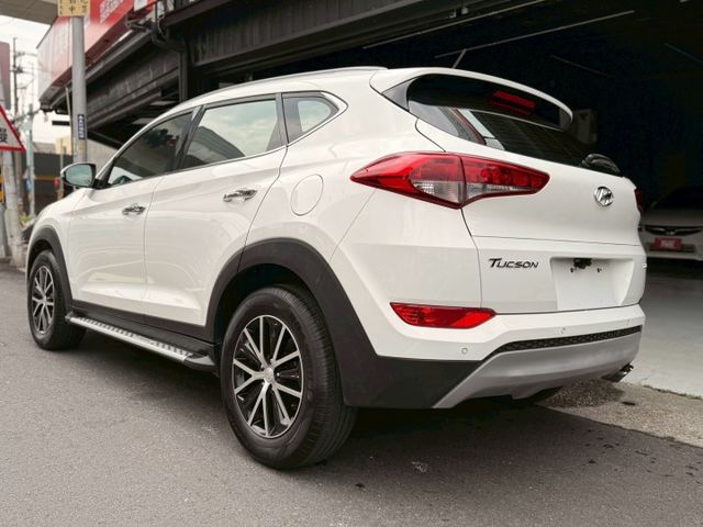 ⭕️尊貴版⭕️環景⭕️盲點⭕️電動天窗⭕️電動椅⭕️IKey⭕️LED感應頭燈⭕️CarPlay⭕️定速⭕️電動後視鏡  第5張相片