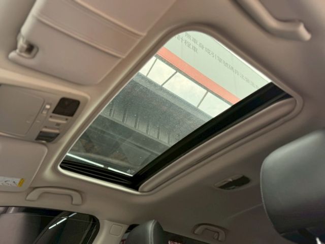 ⭕️原鈑件⭕️IKey⭕️電動天窗⭕️盲點偵測⭕️記憶電動椅⭕️電動尾門⭕️LED感應頭燈⭕️定速⭕️CP值高小休旅  第18張相片