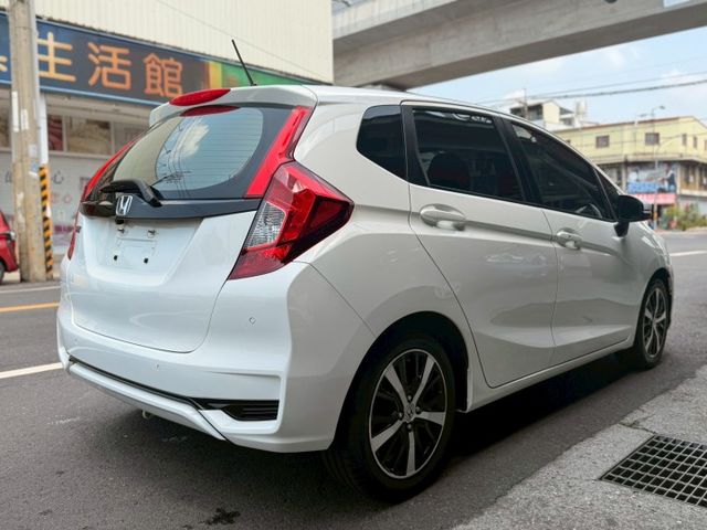 ⭕️原鈑件⭕️S版⭕️IKey⭕️LED感應頭燈⭕️多功能方向盤⭕️原廠導航⭕️側面安全氣囊⭕️駕駛模式選擇⭕️皮椅  第5張相片