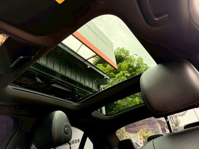 ⭕️整備中⭕️原鈑件⭕️AMG⭕️電動椅⭕️天窗⭕️盲點⭕️定速⭕️LED雙魚眼頭燈⭕️IKey免鑰匙⭕️AMG外觀套件  第17張相片