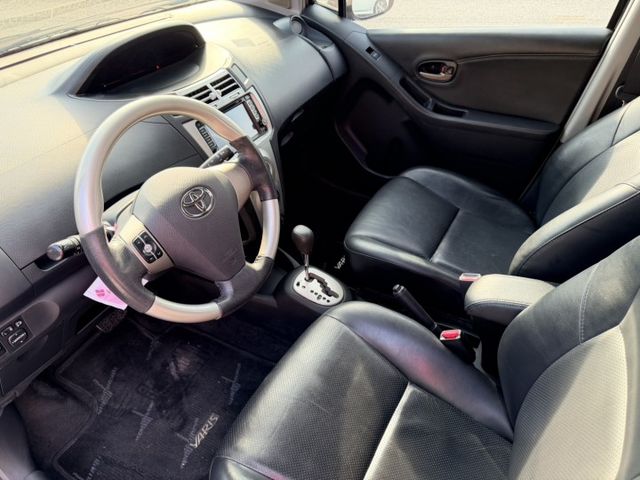 YARIS  第5張相片