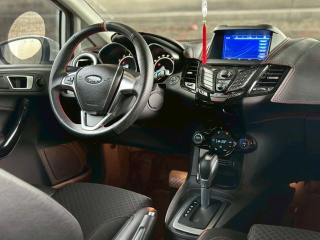 1.0的稅金~便宜代步車~適合小女生練手~~~  第3張相片