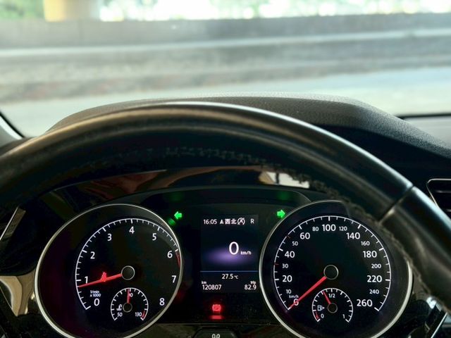 Touran稀有R-Line版本/原鈑件/七人座  第8張相片