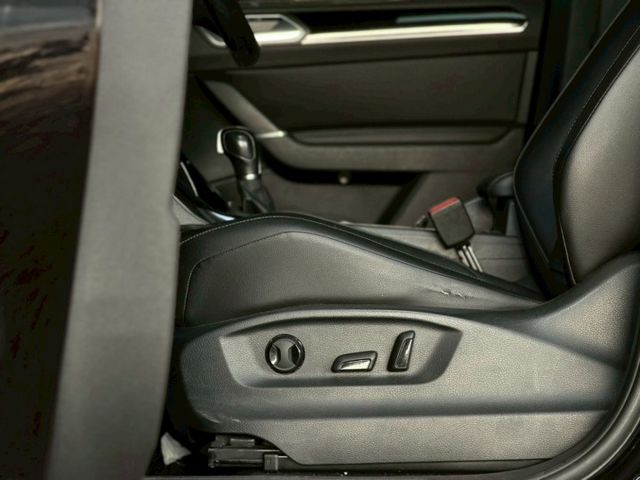 Touran稀有R-Line版本/原鈑件/七人座  第10張相片