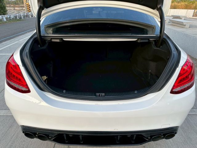 C450 AMG 不是開快，是直接壓過去！  第3張相片