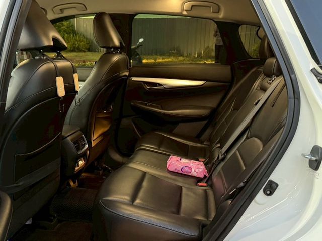 豪華版/全台最低里程/車主寄售/一手女用車  第12張相片