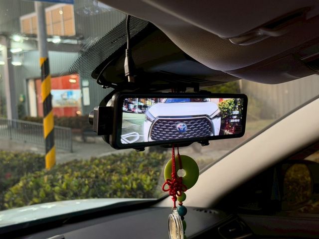 豪華版/全台最低里程/車主寄售/一手女用車  第13張相片