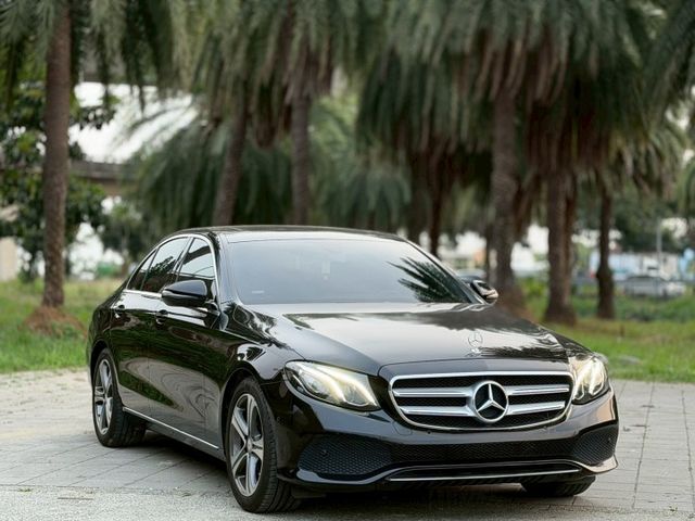 2017年 總代理 M-Benz E200 原鈑件 有天窗 里程7萬多公里  第1張相片