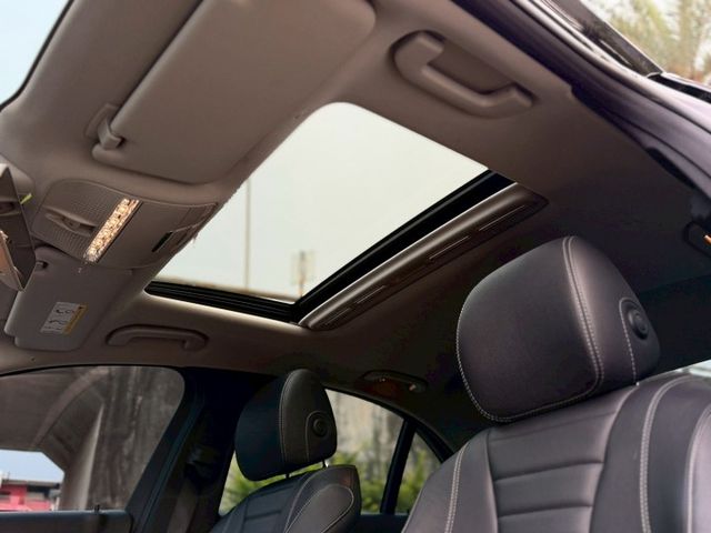 2017年 總代理 M-Benz E200 原鈑件 有天窗 里程7萬多公里  第11張相片