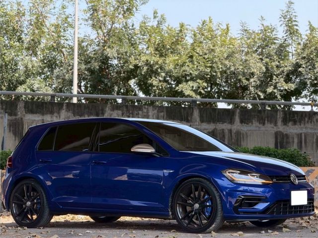 挑戰最低里程、無改裝/電腦，電動椅/ACC跟車/丹麥音響/七速雙離合  第1張相片