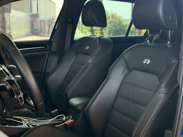 挑戰最低里程、無改裝/電腦，電動椅/ACC跟車/丹麥音響/七速雙離合  第7張相片