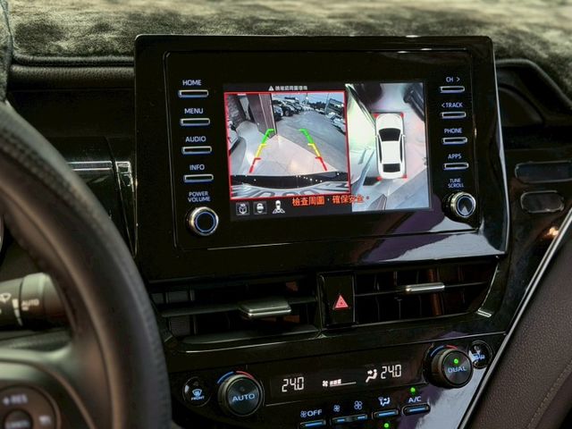 只跑1.9萬 幾乎新車等級的Camry在這裡~!~!~!~!~!  第12張相片