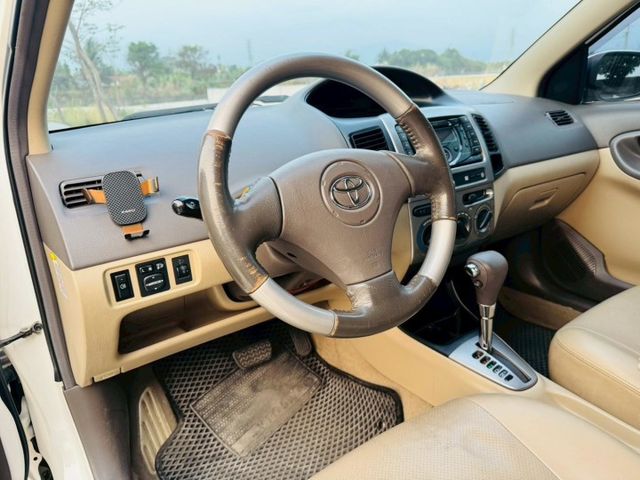2013年 TOYOTA VIOS 1.5 白色 原鈑件 車況漂亮 經典省油代步神車  第7張相片