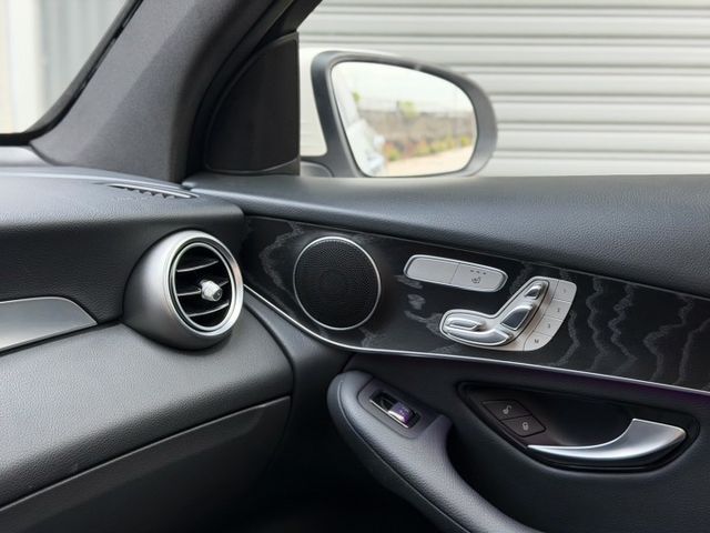 開過GLC就回不去，這台剛好~有質感的SUV就是這台，不是每台GLC都這麼漂亮~~!!  第8張相片