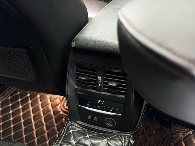 BMW 330  第8張相片